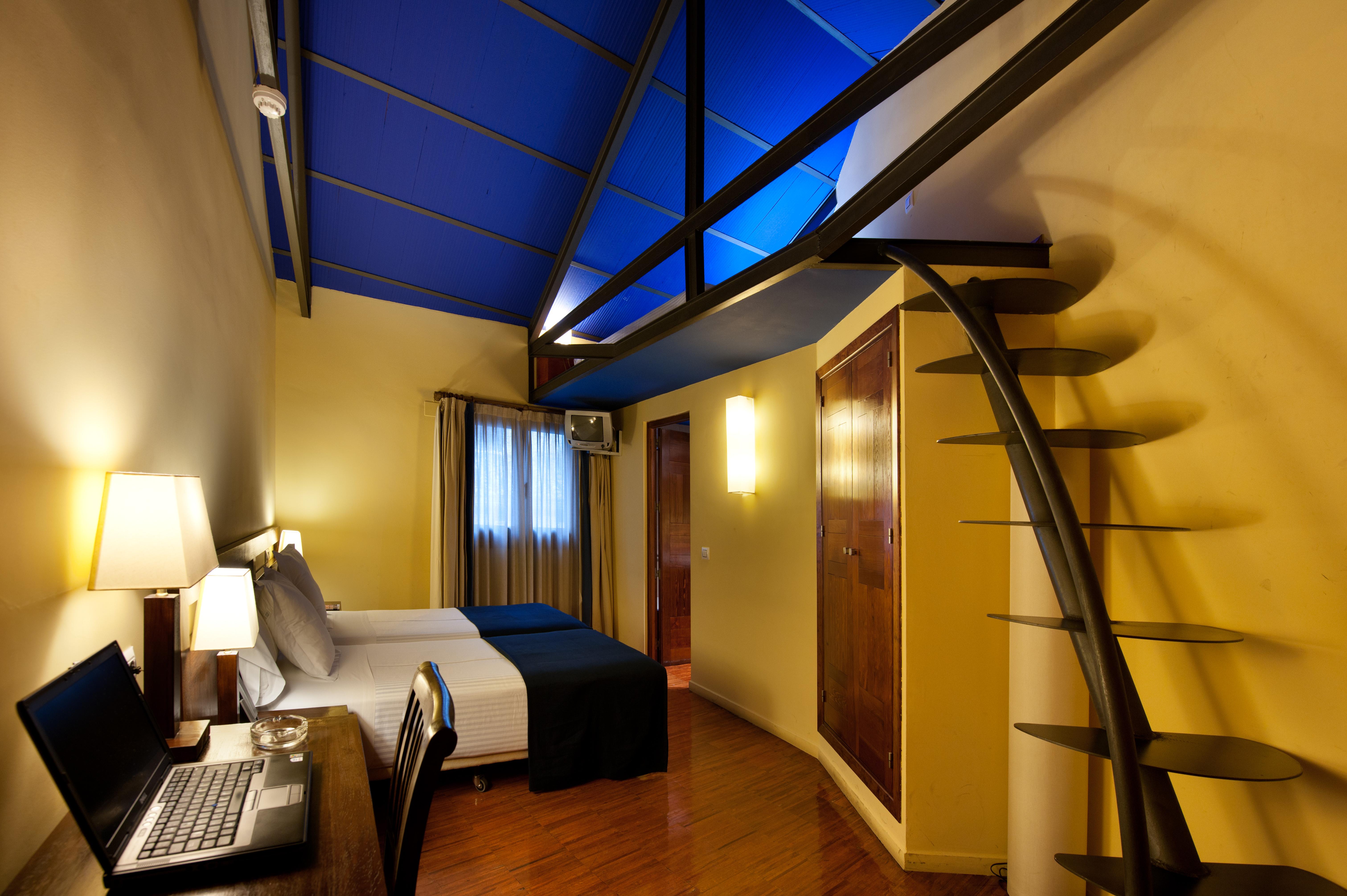 Abad Toledo Hotel Exterior photo